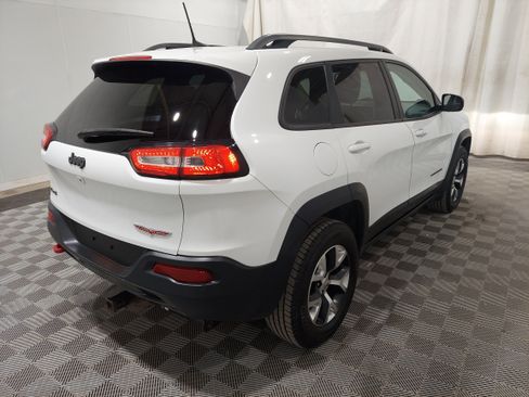 Used 2017 Jeep Cherokee Trailhawk AWD/4WD image 3
