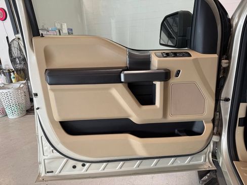 Used 2018 Ford F150 XLT w/ Equipment Group 302A Luxury AWD/4WD image 14