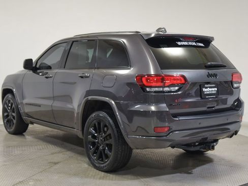 Used 2021 Jeep Grand Cherokee Laredo X image 9