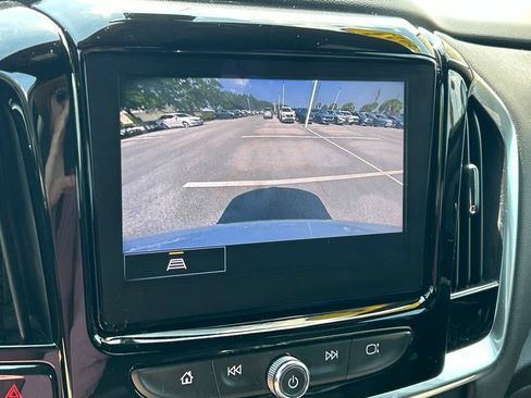 Used 2023 Chevrolet Traverse LT FWD image 35