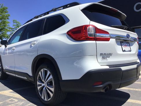 Used 2022 Subaru Ascent Limited w/ Technology Package AWD/4WD image 3