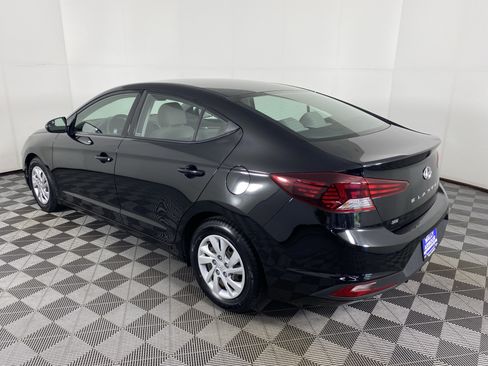 Used 2020 Hyundai Elantra SE FWD image 8