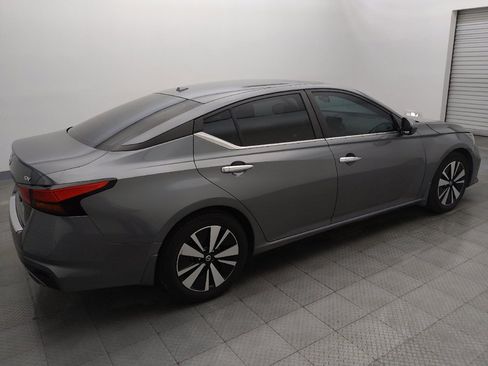 Used 2021 Nissan Altima 2.5 SV w/ SV Premium Package FWD image 10