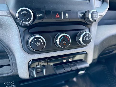 Used 2024 RAM 3500 Tradesman w/ Chrome Appearance Group AWD/4WD image 18