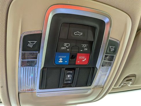 Used 2022 RAM 3500 Limited image 29