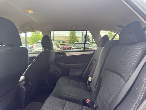 Used 2017 Subaru Outback 2.5i Premium AWD/4WD image 10
