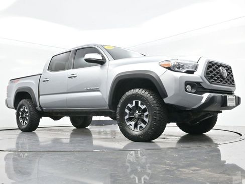 Used 2022 Toyota Tacoma TRD Off-Road w/ Technology Package AWD/4WD image 43