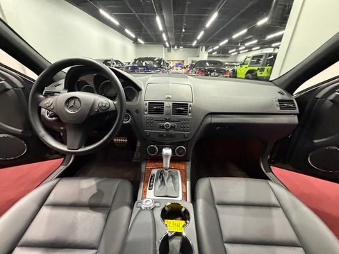 Used 2011 Mercedes-Benz C 300 4MATIC Sedan image 42