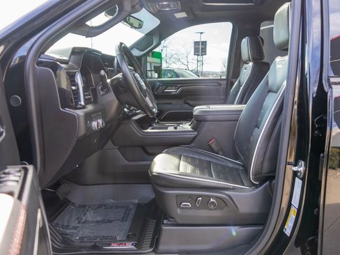 Used 2025 GMC Sierra 2500 AT4X image 11