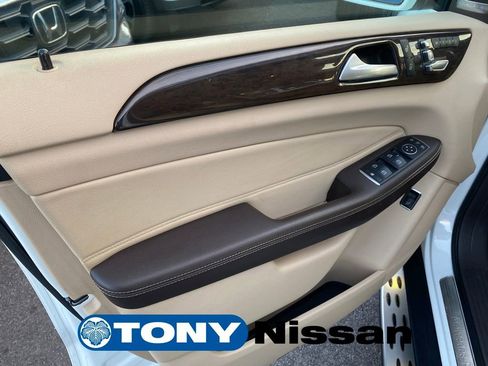 Used 2018 Mercedes-Benz GLE 350 image 30