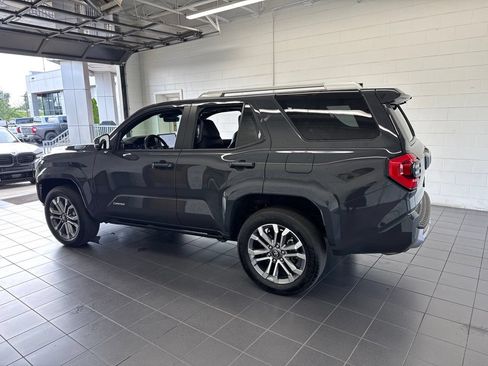 Used 2025 Toyota 4Runner Limited AWD/4WD image 5