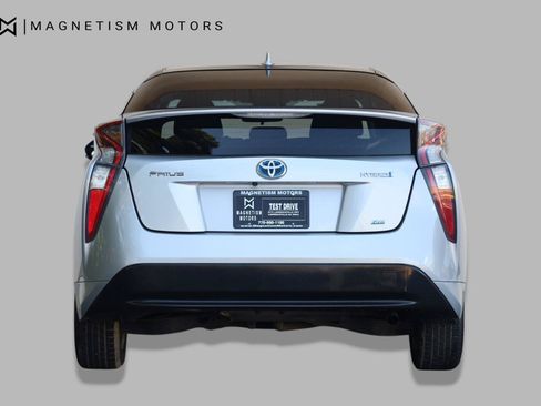 Used 2017 Toyota Prius Two FWD image 8