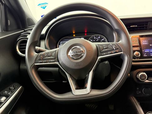 Used 2019 Nissan Kicks SV image 17