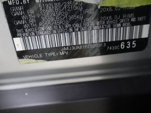 Used 2023 Mitsubishi Outlander SE image 52