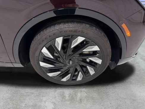 Used 2025 Lincoln Nautilus Reserve AWD/4WD image 15