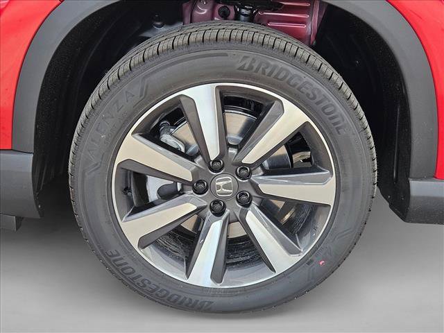 Used 2025 Honda Pilot Touring image 10