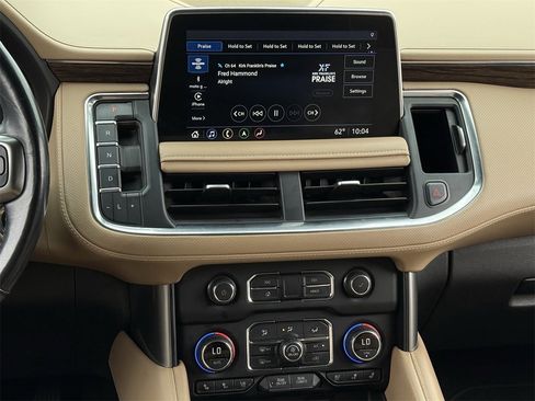 Used 2021 Chevrolet Tahoe Premier w/ Premium Package image 16