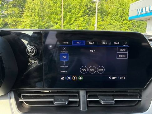 Used 2025 Chevrolet Trax LS FWD image 16