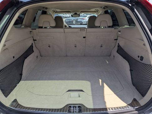 Used 2016 Volvo XC60 T5 Premier w/ Proximity Package FWD image 7