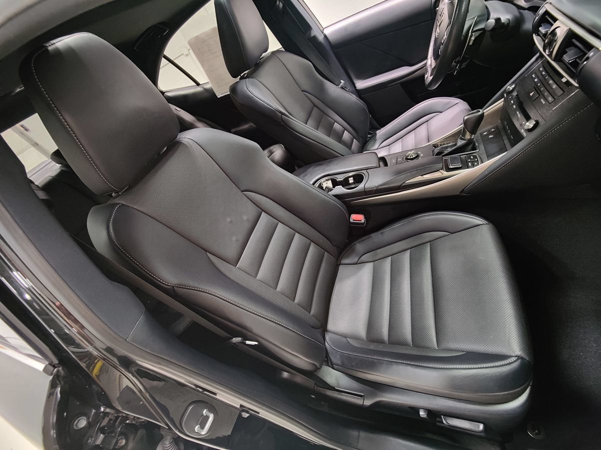 Used 2019 Lexus IS 300 F Sport w/ F Sport Package AWD/4WD image 13