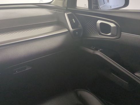 Used 2022 Kia Sorento EX w/ Panoramic Sunroof Package image 21