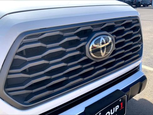 Used 2022 Toyota Tacoma TRD Off-Road image 30