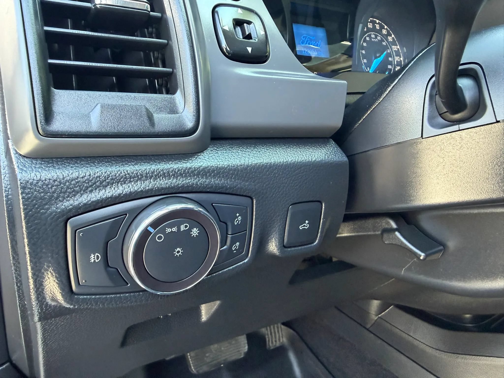 Used 2019 Ford Ranger XL w/ Equipment Group 101A Mid RWD image 13