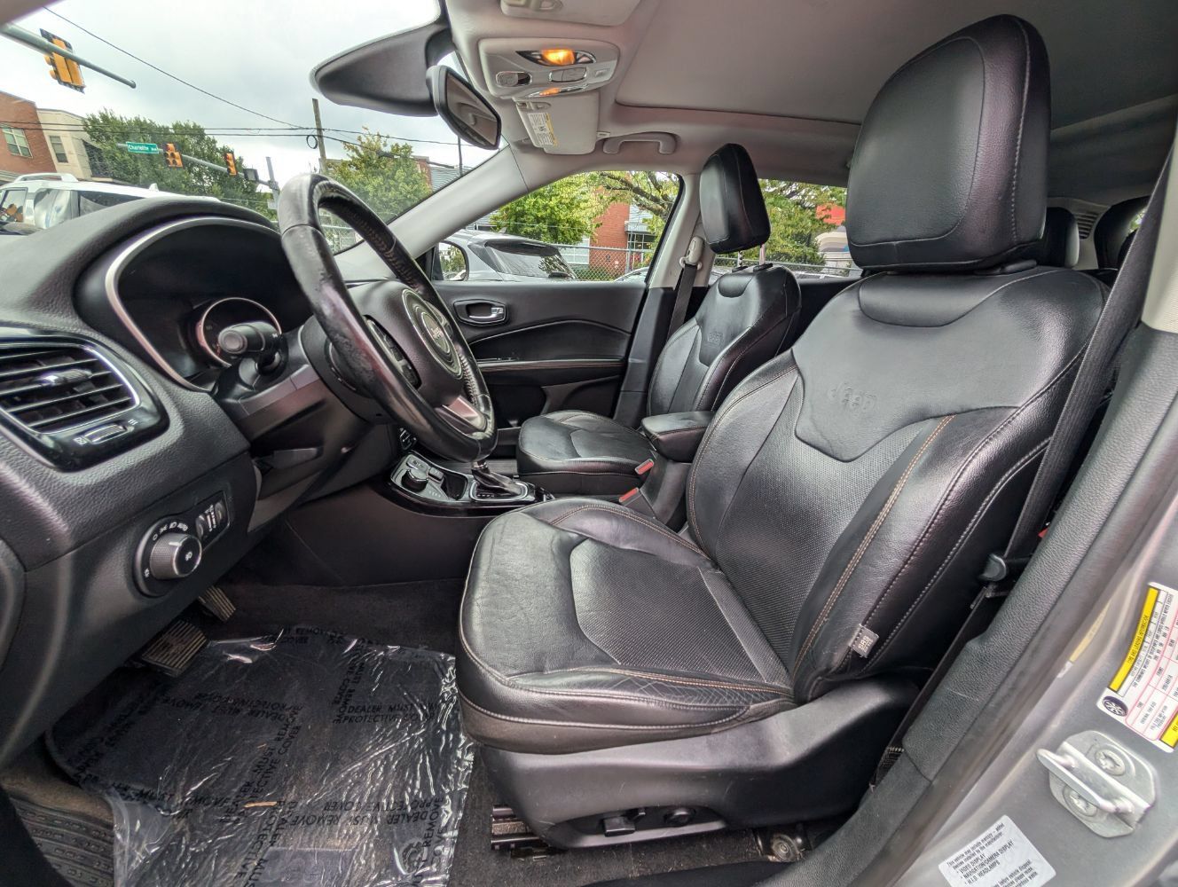 Used 2018 Jeep Compass Limited w/ Navigation Group AWD/4WD image 15