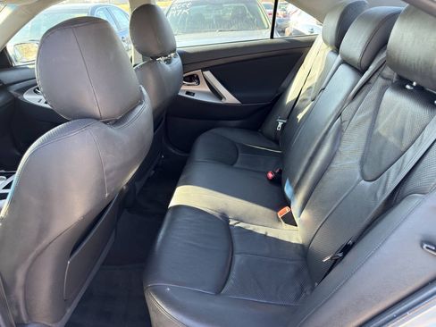 Used 2011 Toyota Camry SE w/ SE Extra-Value Pkg #1 FWD image 9