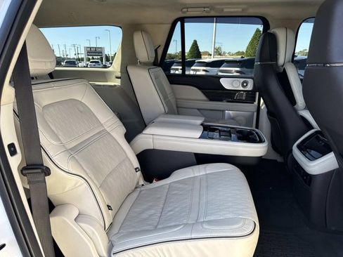 Used 2022 Lincoln Navigator L Black Label image 24