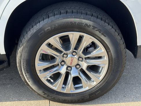 Used 2025 GMC Yukon Denali AWD/4WD image 9
