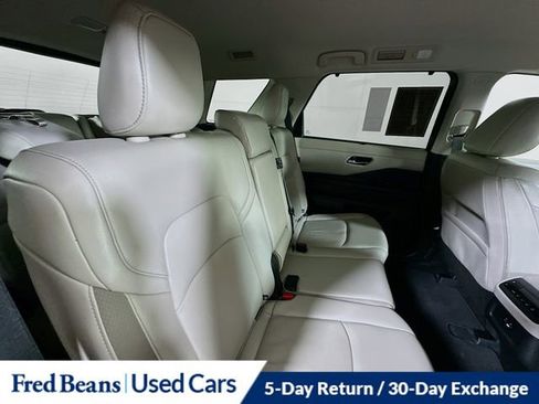 Certified 2024 Nissan Pathfinder SL w/ Black Appearance Package image 30