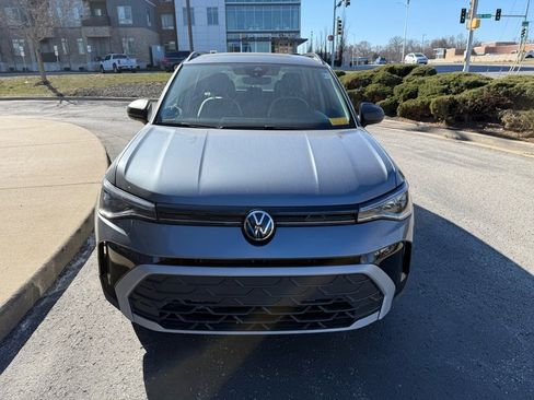 Used 2025 Volkswagen Taos S image 9