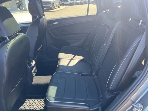 Used 2022 Volkswagen Tiguan SEL R-Line image 15