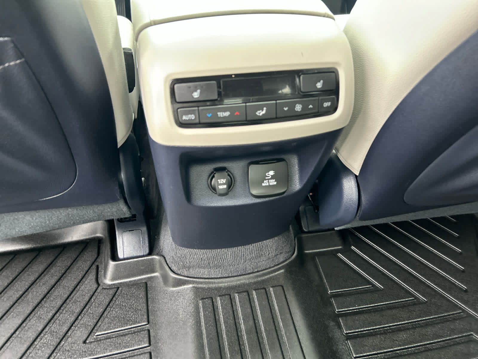 Used 2022 Hyundai Palisade SEL w/ Premium Package AWD/4WD image 26