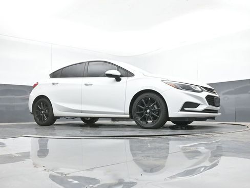 Used 2018 Chevrolet Cruze LT w/ Sun And Sound Package image 41