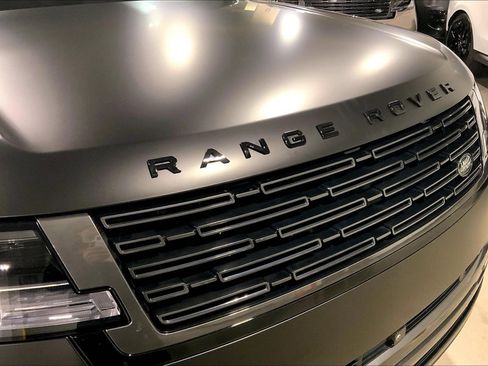 Used 2025 Land Rover Range Rover Long Wheelbase SE image 30