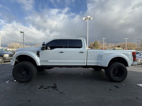 Used 2020 Ford F450 Platinum w/ FX4 Off-Road Package image 4