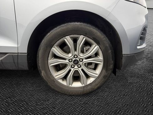 Used 2024 Ford Edge Titanium image 11