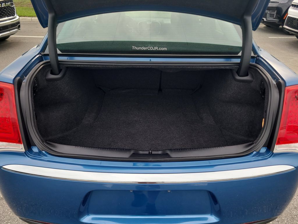Certified 2021 Chrysler 300 Touring RWD image 8