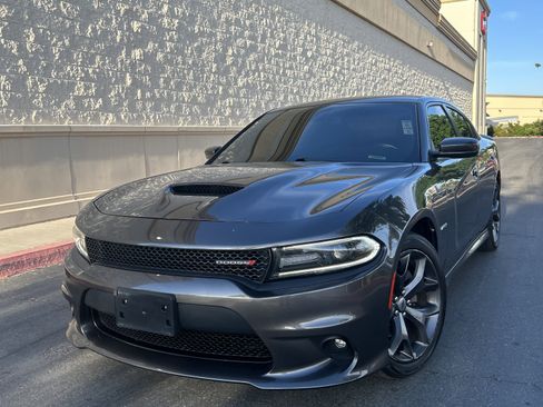 Used 2019 Dodge Charger R/T image 4