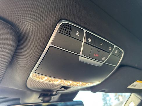 Used 2020 Mercedes-Benz S 560 Sedan image 31