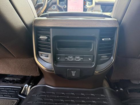 New 2025 RAM 2500 Limited AWD/4WD image 30