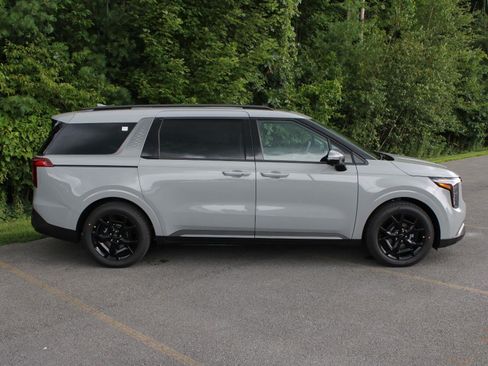 New 2027 Kia Carnival SX w/ Dark Edition Package FWD image 4
