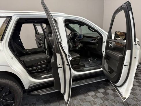 Used 2023 Chevrolet Tahoe Premier AWD/4WD image 22