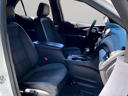 Used 2024 Chevrolet Equinox RS FWD image 22