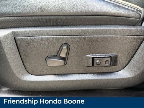 Used 2024 RAM 2500 Laramie w/ Safety Group AWD/4WD image 21