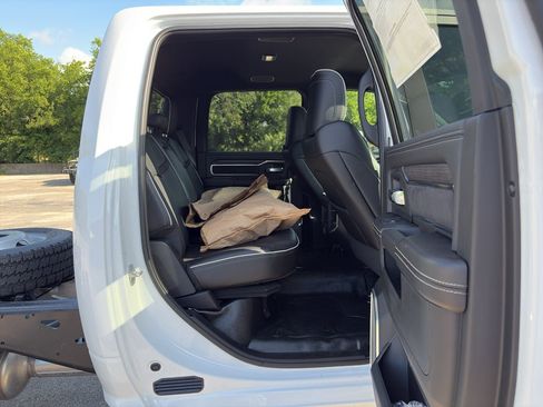 New 2026 RAM 4500 4x4 Crew Cab DRW w/ Laramie Trim Package image 17