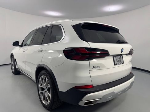 Certified 2024 BMW X5 xDrive40i w/ Premium Package AWD/4WD image 6