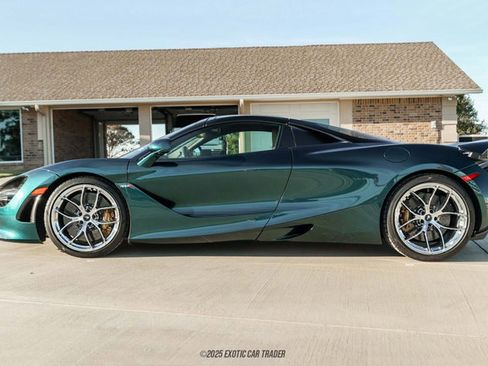 Used 2022 McLaren 720S Spider image 19